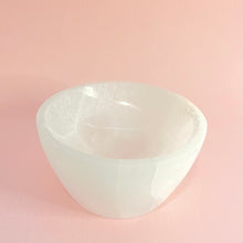 Load image into Gallery viewer, Selenite Bowl
